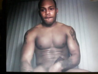 Very hot black muscle guy big cock on cam