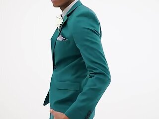 Model Bulges in Suits