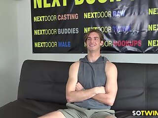 Brown haired stud masturbates for a casting audition