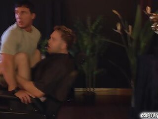 Barber Reese Rideout give his customer a nice blowjob