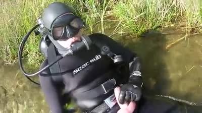 Diving - Scuba gear jacking - BoyFriendTV.com