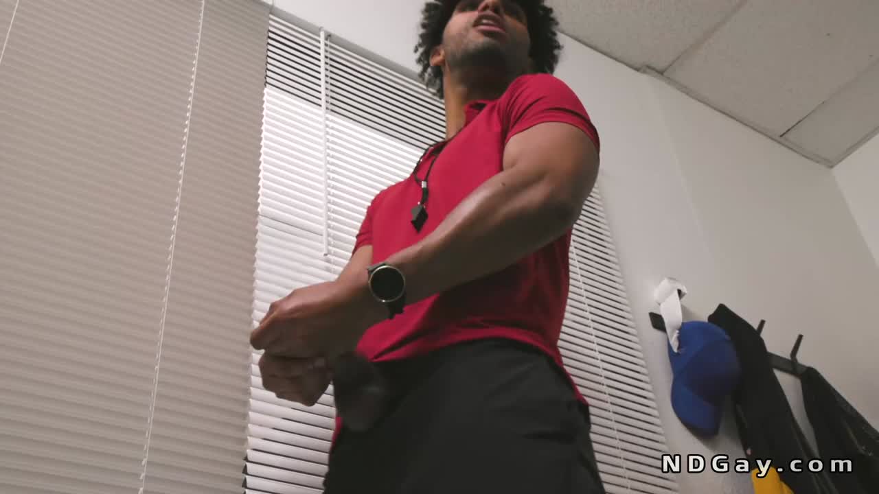 Football player anal fucks black coach in the office