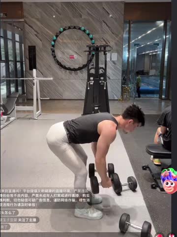 A Chinese Muscle Man Workout with Sexy Tights 04